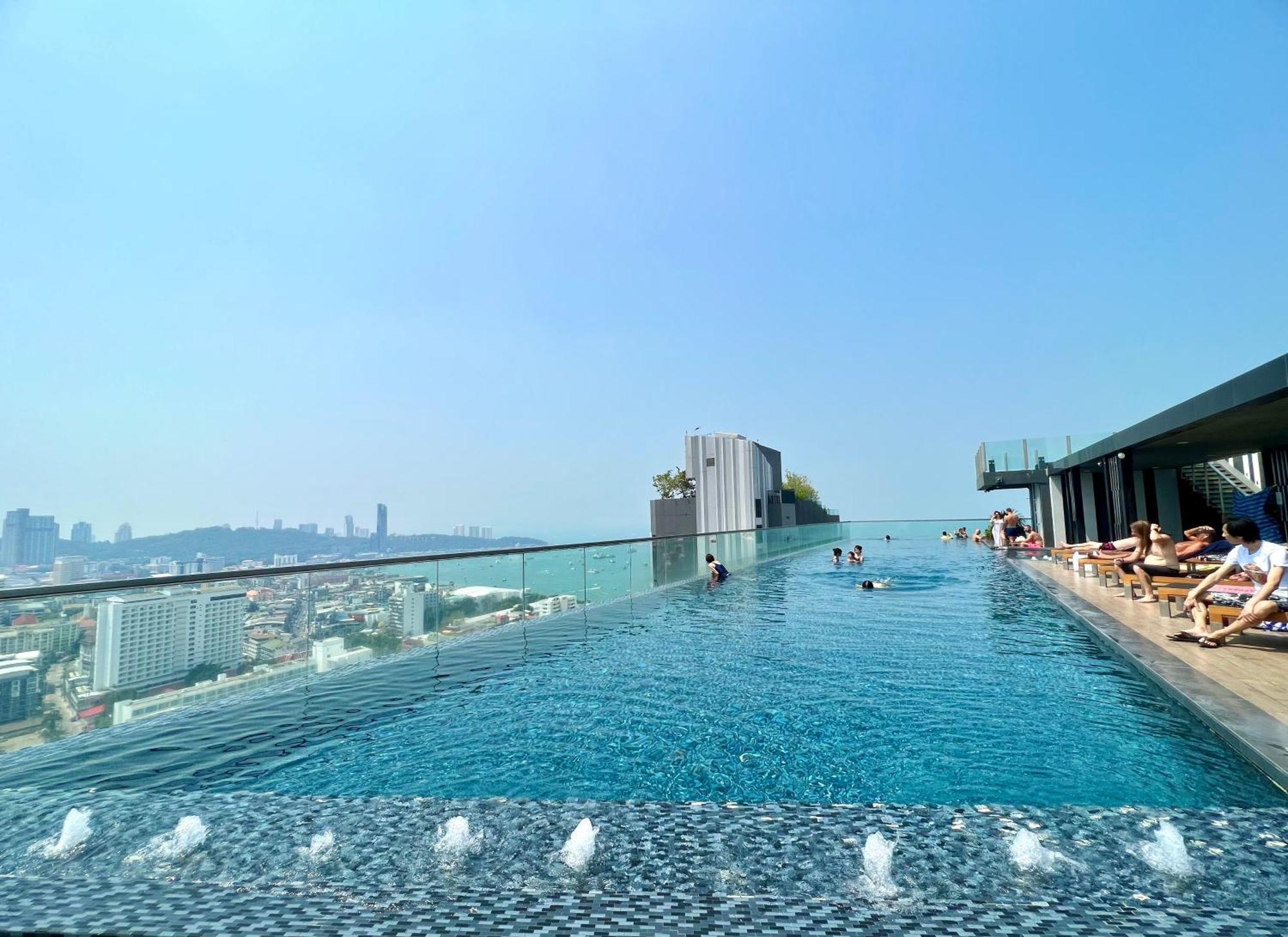 Sea View Pattaya Beach @The Base Central Pattaya Exterior photo